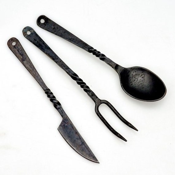 Almost all European cutlery I ve seen from the Baroque period is