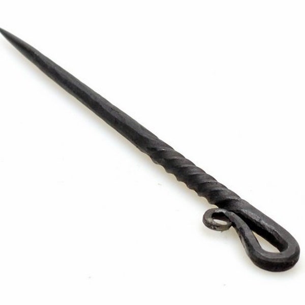 Forged medieval Food Pricker / Skewer - round -  [16 Be-Dorn 1 / H1 B-6]