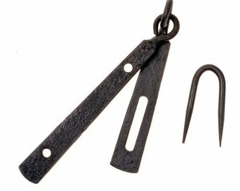Hand Forged Medieval Hasp - [16 Haspe SQ / H1 C-6]