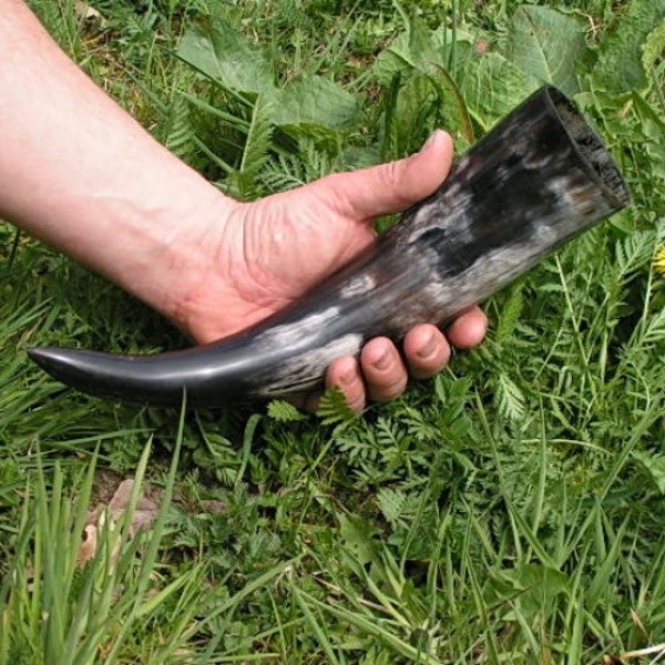 Methorn of the Vikings and Teutons made of genuine beef horn for 0,3 - 0,35 l "Trinkhorn S" [04 Trinkhorn 3]