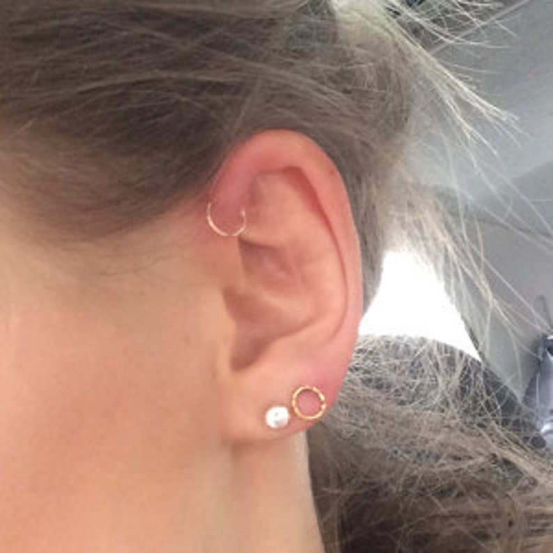 Minimalist Mini Cartilageendlesscatchlesstragushelixhex Ear Hugger Helix Piercing Hoops 14K solid Gold 22 gauge Cartilage Hoop