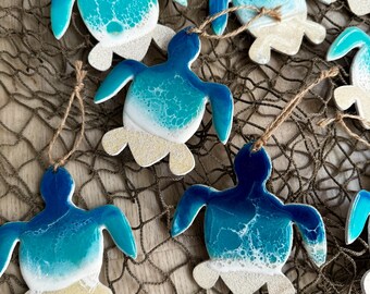Ocean Resin Wave Turtle Ornament, Sea Turtle Christmas Ornament, Beach-Themed Holiday Décor, Handmade Coastal Gift, Beach Lover Ornament