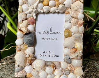 Beach Frame, Seashell Picture Frame, Handmade Beach Photo Frame, Coastal Shell Frame, Beach-Themed Décor, Ocean-Inspired Gift, Beach Lover