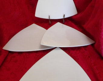 BUFFALO CHINA TRIANGLE Plates White Oneida Restaurant Ware