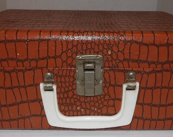 ALLIGATOR LOOK SUITCASE Doll Carrying Case with Handle Cardboard Paper Lining Mid-Century