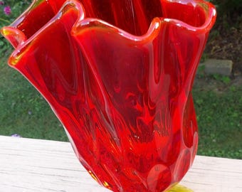 FENTON AMBERINA VASE Handkerchief Style Footed Rim Glows Under Black Light-Thumbprint Thrown