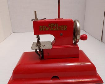 KAY-EE SEWING Machine Vintage Children's Toy Red Hand Turn with Knob
