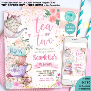 以下が含まれることがあります： ピンクとゴールドのティーパーティー招待状。「Tea for Two」と「Scarlette's 2nd Birthday」の文字。重ねられたティーカップ、ティーポット、花の装飾が特徴。スマートフォンには招待状のデザインが表示されています。