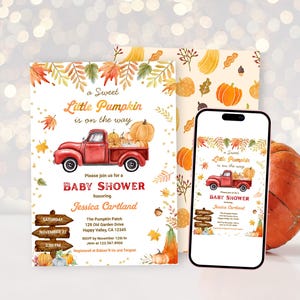 Może przedstawiać: Zaproszenie na baby shower oraz smartfon z tym samym wzorem. Zaproszenie przedstawia czerwony samochód ciężarowy z dyniami, jesienne liście oraz tekst A Sweet Little Pumpkin is on the way, Baby Shower i Jessica Cartland.