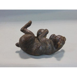 Vintage Bronze Hund, weitere Jagdhunde, die mit einem Ball spielen.