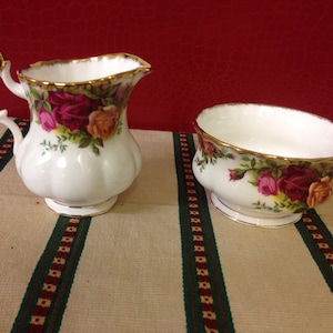 Vintage Royal Albert  Old country roses sugar bowl, cream jug, marked  bone china,England  (2)