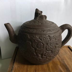 Piccola argilla rossa yixing zisha cinese vintage al piombo, terracotta, teiera firmata, contrassegnata sulla base