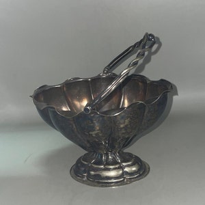 Un panier à sucre/bol à confiture vintage plaqué argent avec poignée, marqué Angleterre, epns