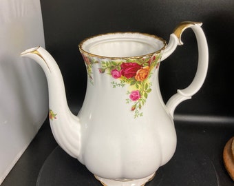 【廃盤品レア】  オールドカントリーローズ　コーヒーポット 廃盤品レア】ROYAL ALBERT オールドカントリーローズコーヒーポット