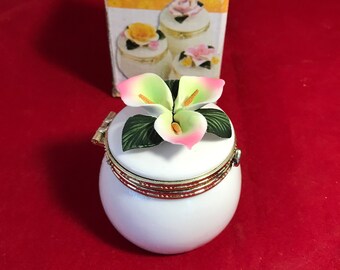 chinese ceramic Jewelry box, with bisque/porcelain flowers and gilt decoration , boxed