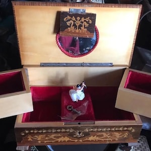 Reuge dancing couple music box - Etsy 日本
