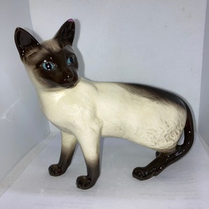 vintage porcelain large model of Beswick  Siamese cat
