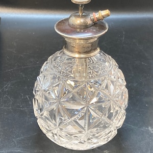 antikes geschliffenes Glas und Sterling Silber montierter Rand mit Deckel/Stopper Parfümflasche mit Bakelit (?) auf Stopfen, gemarkt Sterling