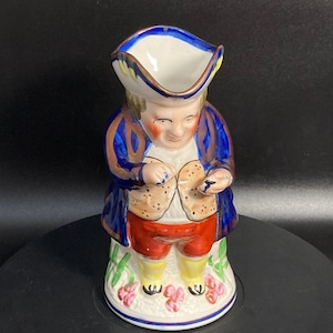 Caraffa vintage in porcellana ceramica antica Staffordshire Snuff Taker Toby, prodotta in Inghilterra
