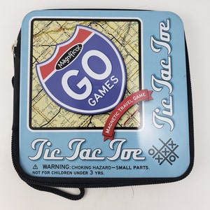 Magnifico Go Games 2007 Tic Tac Toe マグネット式トラベルゲーム ジッパー付きメタルケース入り - 中古