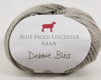 Debbie Bliss Blue Faced Leicester Aran # 460005 &quot;Stone&quot; Garn - 2 Skeins