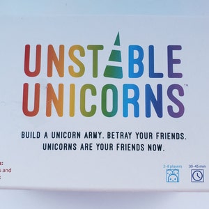 Juego de cartas Unstable Unicorns de Teeturtle 2018 (usado)