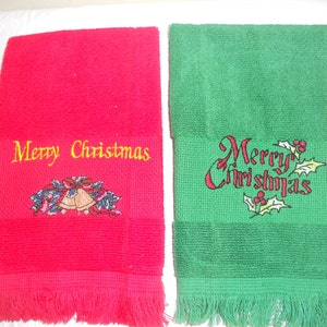 Machine Embroidered &quot;Merry Christmas&quot; Fingertip Towels