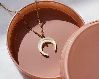 Pearl Crescent Moon Pendant Necklace - Gold Satellite Chain