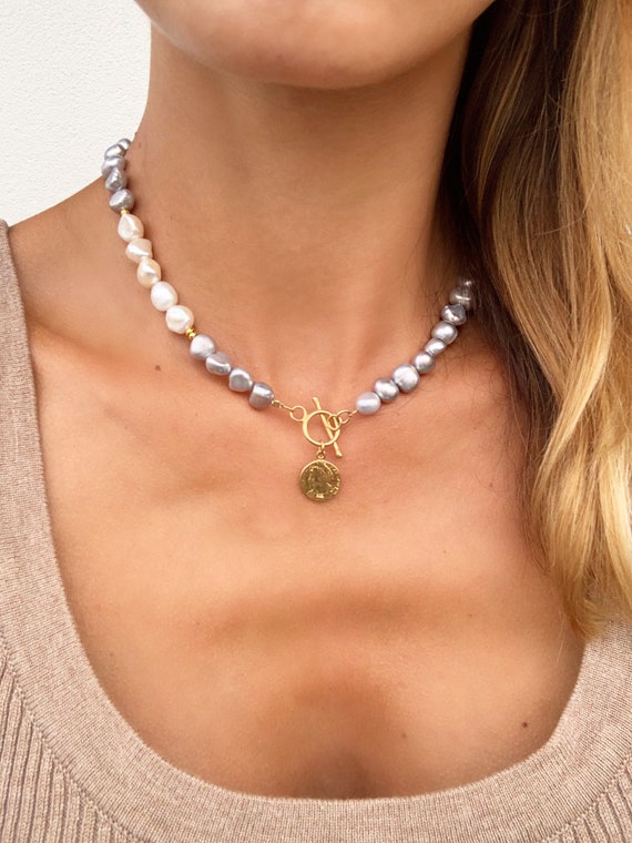 Gioia Grey and White Pearl Necklace 