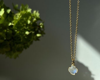 Clover Necklace - 24k Gold Moonstone Necklace. Bridal Necklace. Gemstone Necklace. Gift. Christmas Gift. Everyday Jewelry. Delicate Jewelry