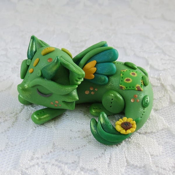 Polymer Clay Dragon Figurine / Cute Dragon Collectible / Clay Dragon Sculpture in Green / Miniature Dragon