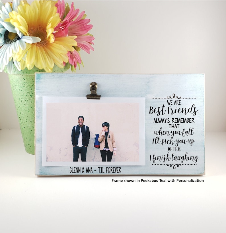 Moldura para fotos de melhores amigas, quando você cair, eu te pego, moldura engraçada personalizada, presente de saída para a faculdade, presente divertido para madrinha de casamento imagem 1