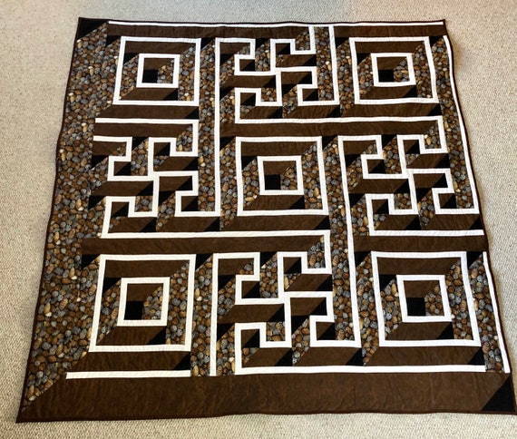 Labyrinth quilt 72” x 72” homemade machine quilted Full size