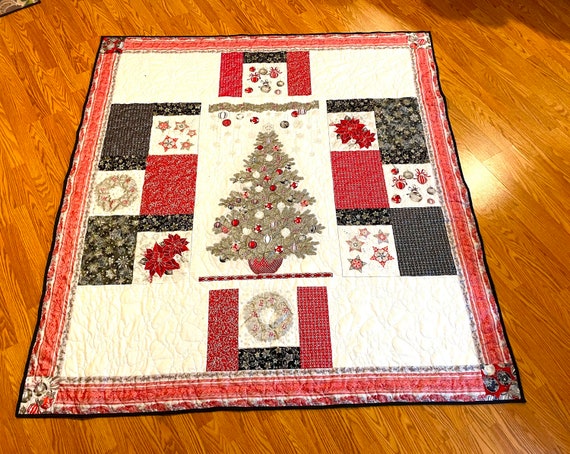 Christmas tree beauty 70” x 74”machine quilted swirling lightweight blanket, machine sewn border