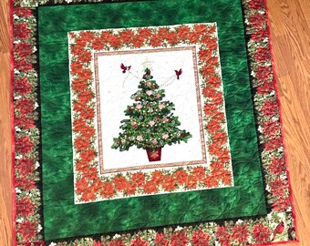 Christmas tree 54” x 56” machine quilted Poinsettia‘s lightweight blanket, machine sewn border