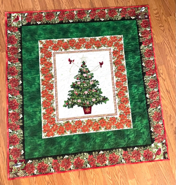 Christmas tree 54” x 56” machine quilted Poinsettia‘s lightweight blanket, machine sewn border