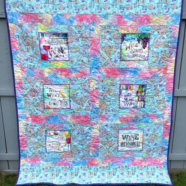 Quilt “Wine about it” lila Rückseite, individuell gestaltete selbstgemachte 61” x 75”