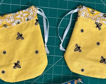 Bees Bag with Ribbon, Employee/Teacher Present (6" x 7")