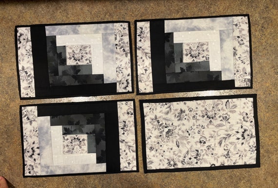 Placemats set of 4 / 10” x 16”