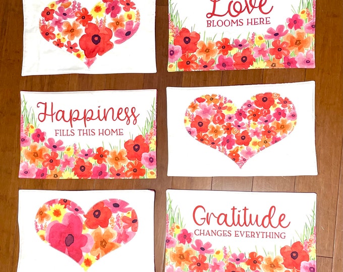 Love Days 6 piece set placemats / 6 placemats 12” x 18” and 6 double sided cloth napkins, measuring 17” x 17”