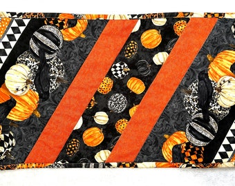 Quilted Halloween Table Runner: Reversible Cotton Decor