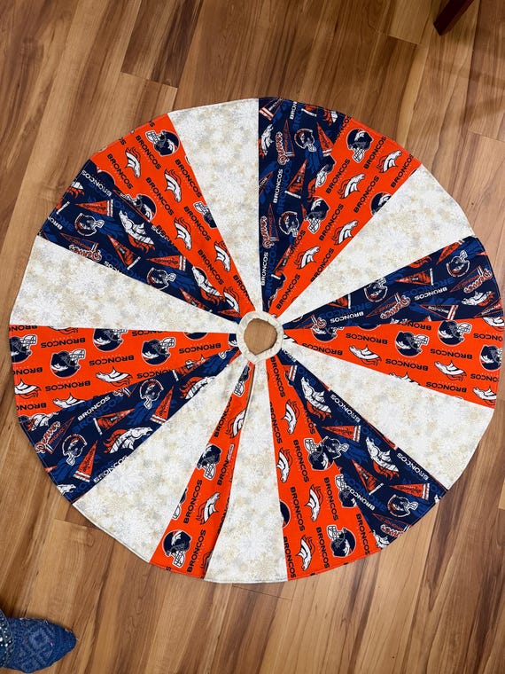 Denver Christmas Tree Skirt: Reversible Cotton 40" Diameter
