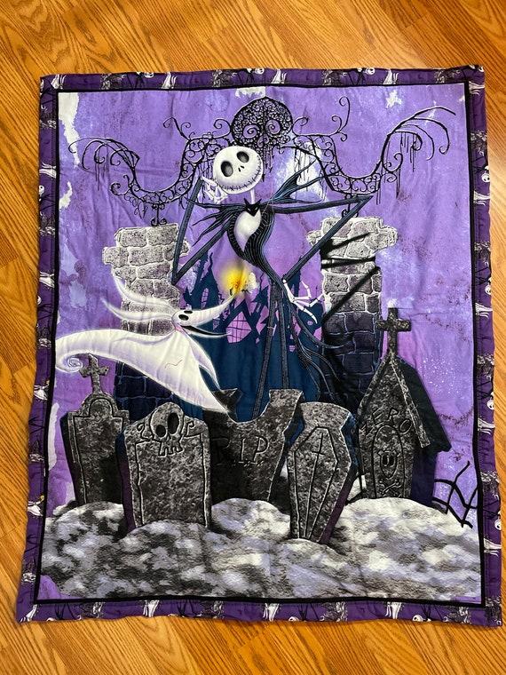 Halloween 32” x 39” quilted lightweight blanket