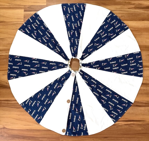New England Christmas Tree Skirt: Reversible Cotton 40" Diameter