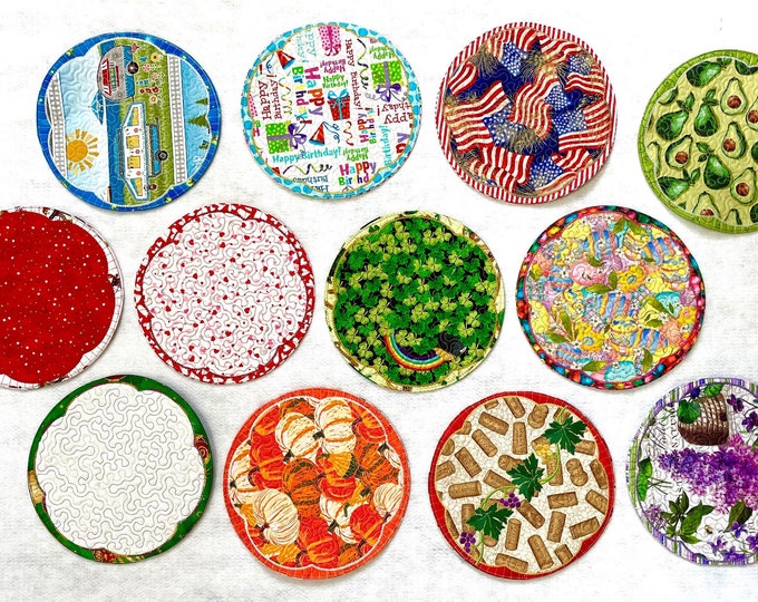 Mug rug / Mini table mats Holiday set of 12 / 9” diameter / check all pictures