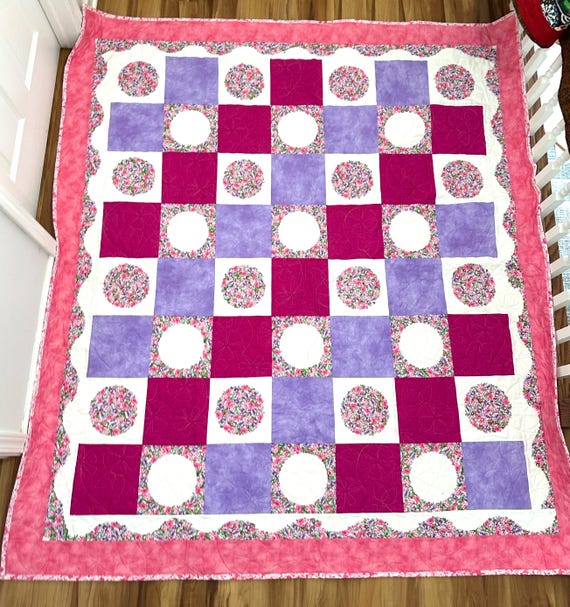 Circle of flowers quilt 68”x 76”