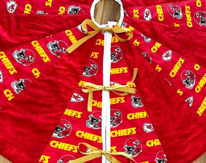 My team my tree! 21” length from center fits around my 5-9 foot tree