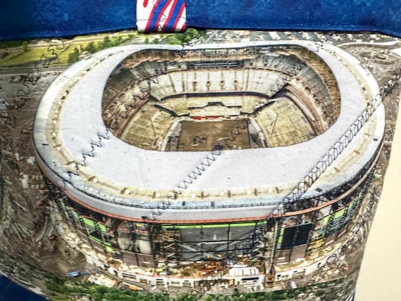 The house that Buffalo is building Tote Bag: Teacher, Travel, Everyday Use / padded