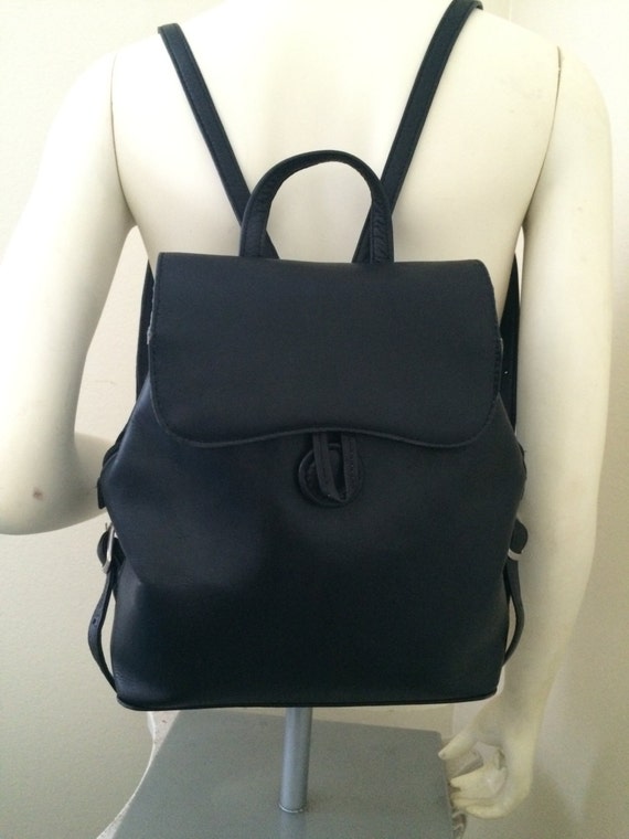 Large Vintage Piel Black Leather Backpack with In… - image 1