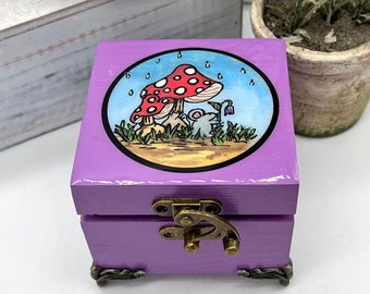 Handpainted Trinket Box, Purple Jewelry Box with Mushroom and Tiny Mouse, Red mushroom small jewelry box, purple decor, 70s vintage style